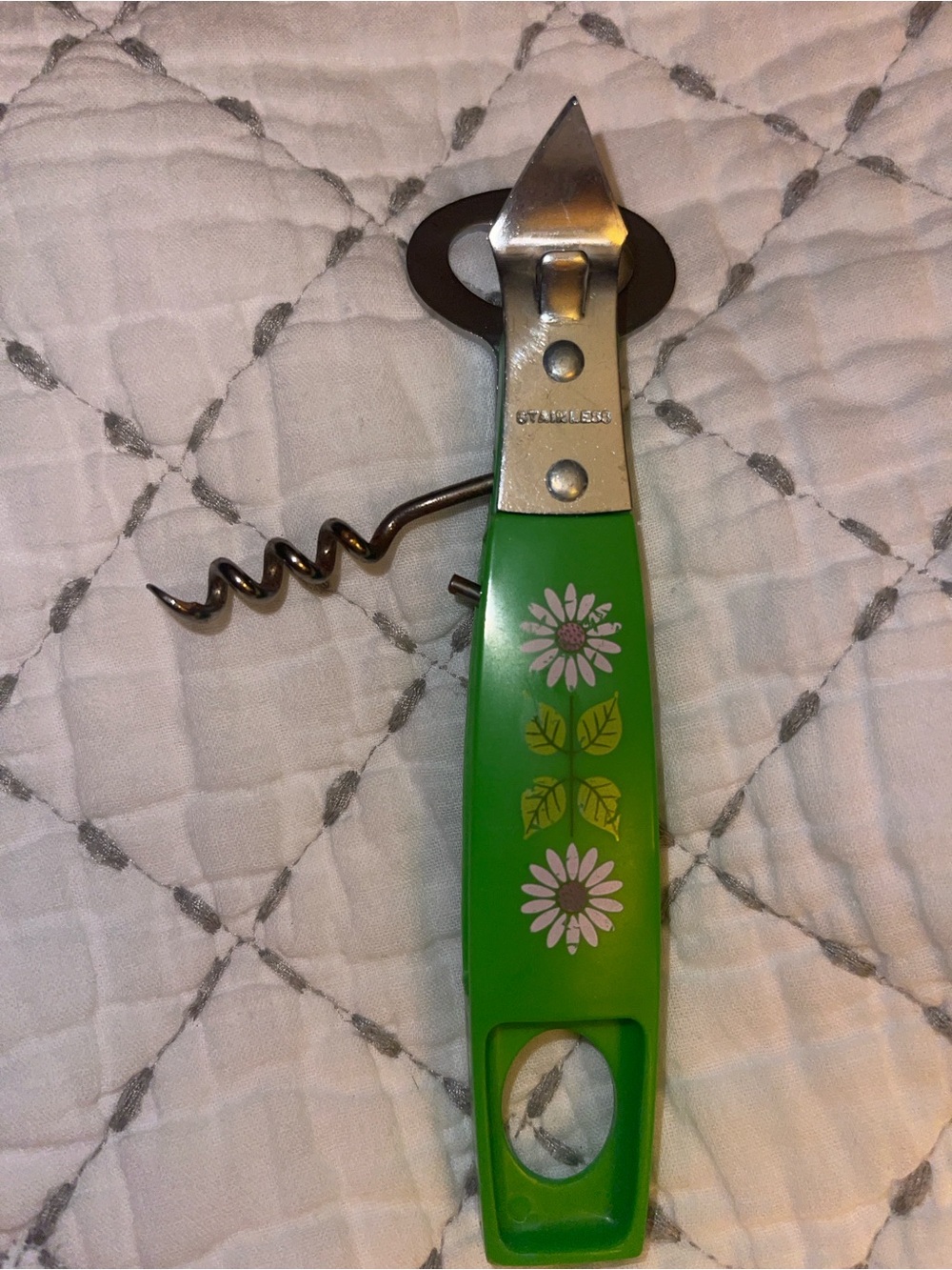1970’s Retro Daisies  3 in 1 Multi-Tool Bottle Can Opener and Corkscrew